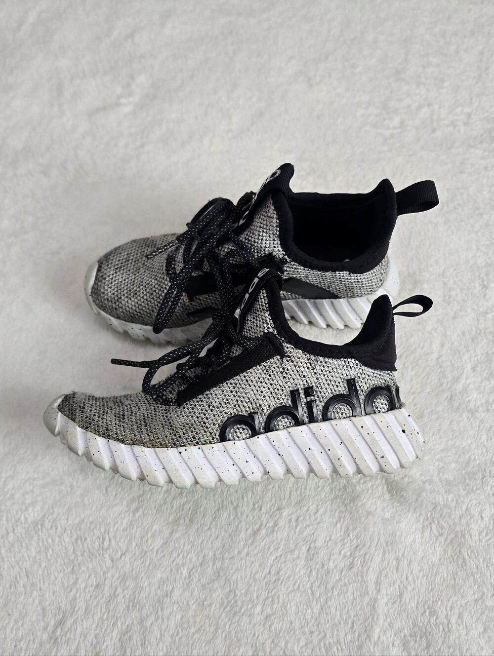 Boy's Adidas Kaptir 3.0 Sneakers Athletic Shoes White Black Size 13 Youth